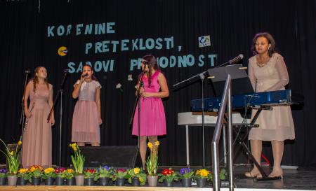 ‘‘Korenine preteklosti, sadovi prihodnosti” (16)